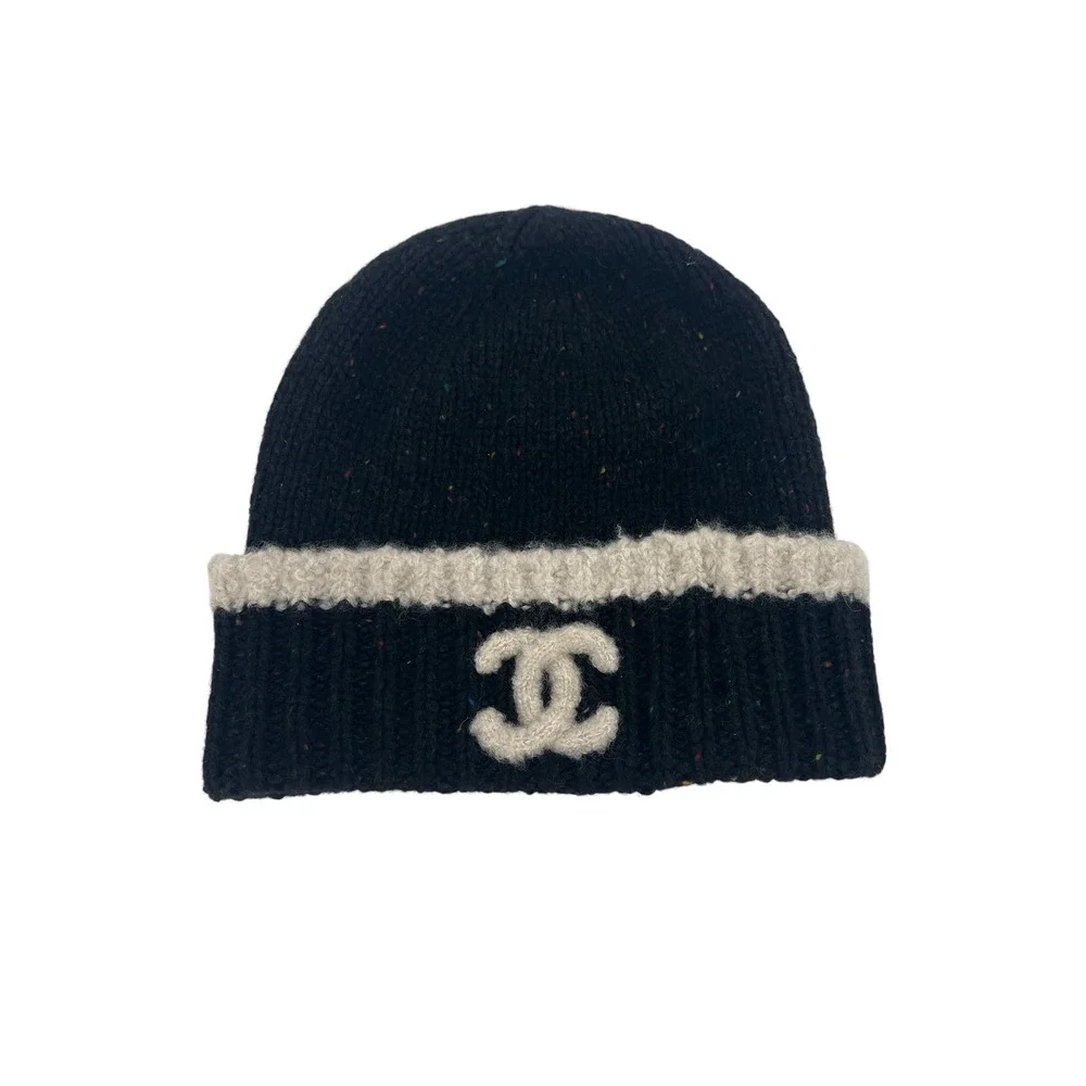Chanel 2022 Cashmere Silk CC Logo Black Ecru Speckled Beanie Hat